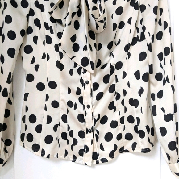 Elegant Black & White Blouse with bow - Picture 15 of 16